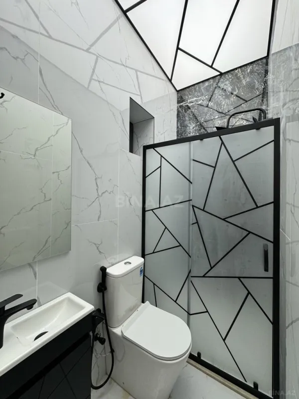 Satılır 5 otaqlı həyət evi 250 m²