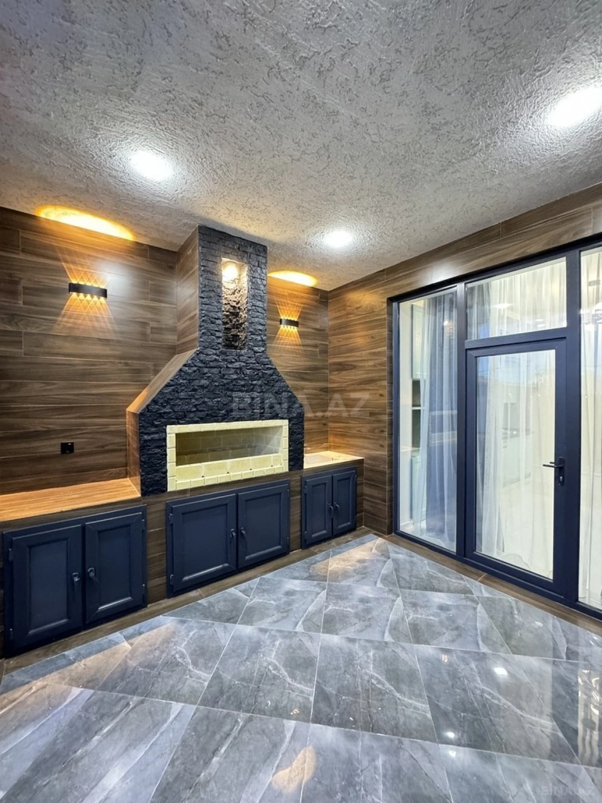 Satılır 5 otaqlı həyət evi 250 m²