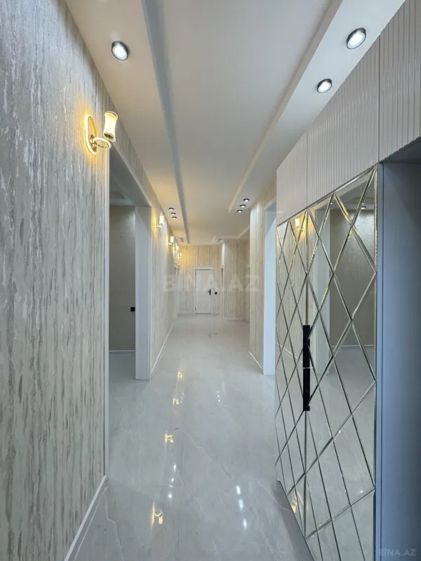 Satılır 5 otaqlı həyət evi 250 m²
