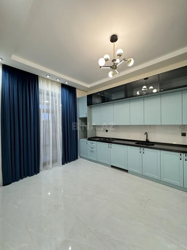 Satılır 5 otaqlı həyət evi 250 m²