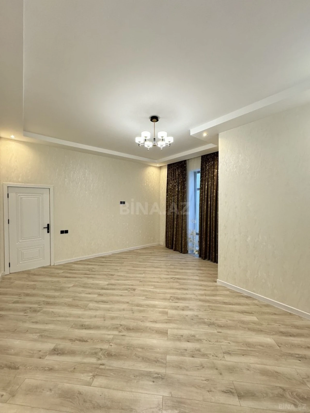 Satılır 5 otaqlı həyət evi 250 m²
