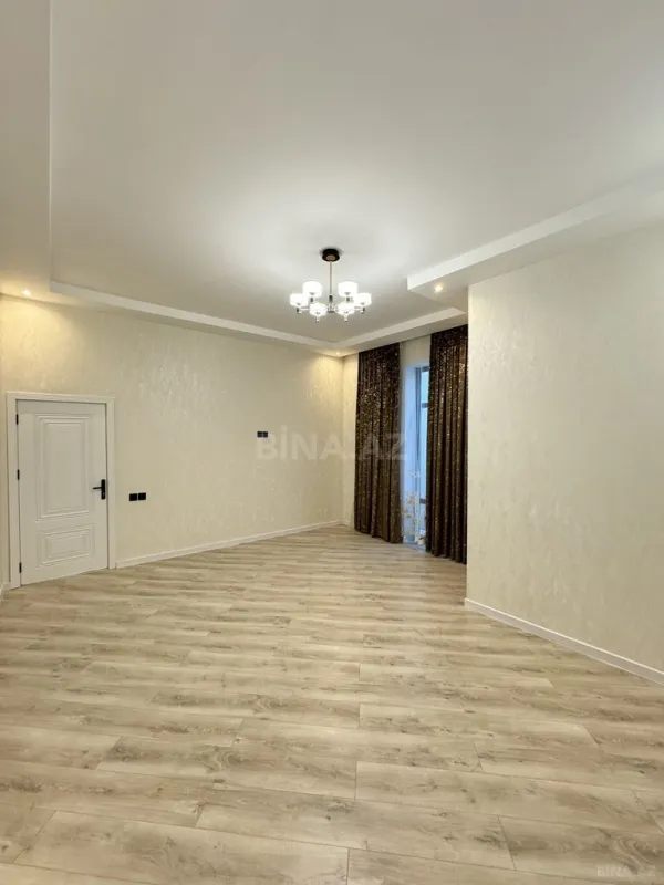 Satılır 5 otaqlı həyət evi 250 m²