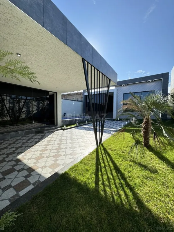 Satılır 5 otaqlı həyət evi 250 m²