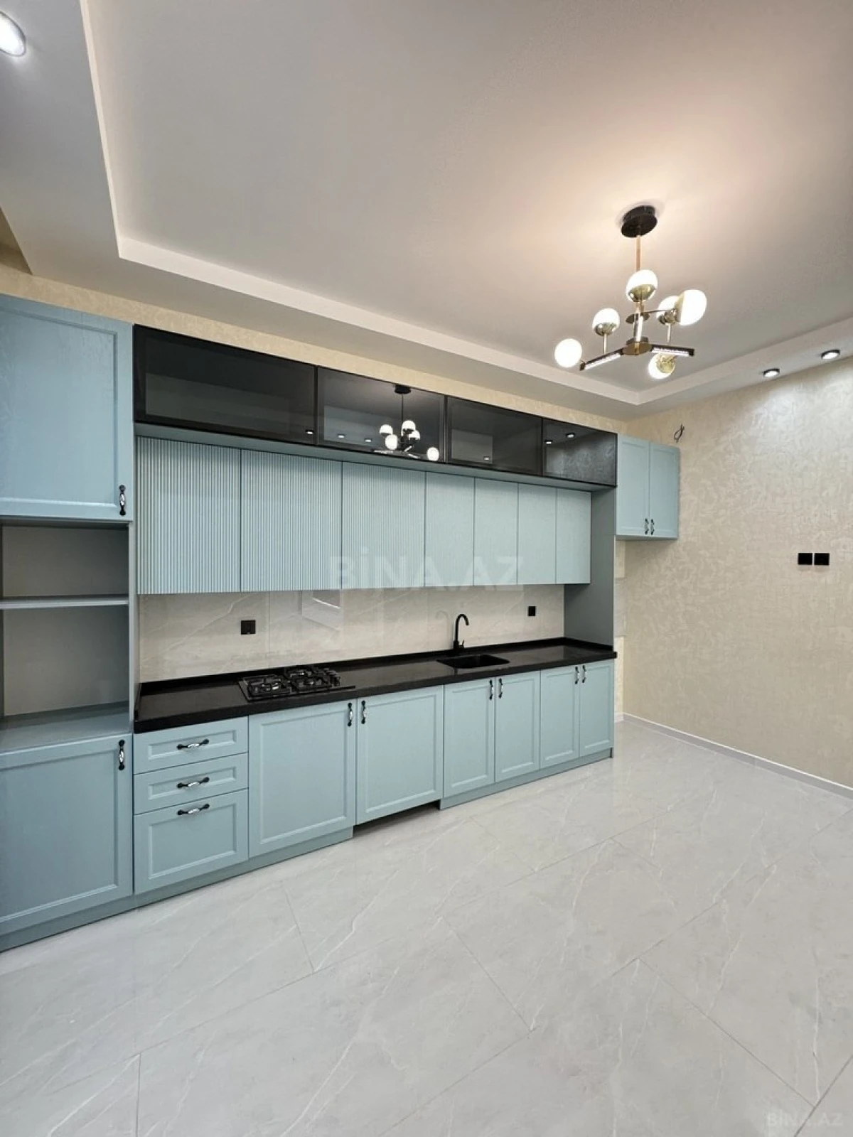 Satılır 5 otaqlı həyət evi 250 m²