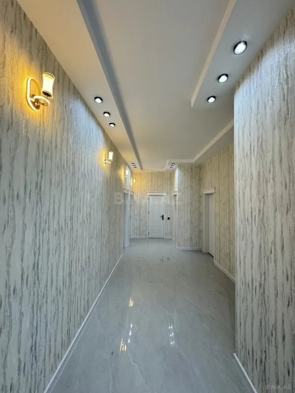 Satılır 5 otaqlı həyət evi 250 m²