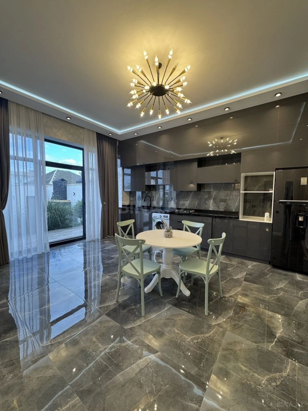 Satılır 4 otaqlı həyət evi 170 m²