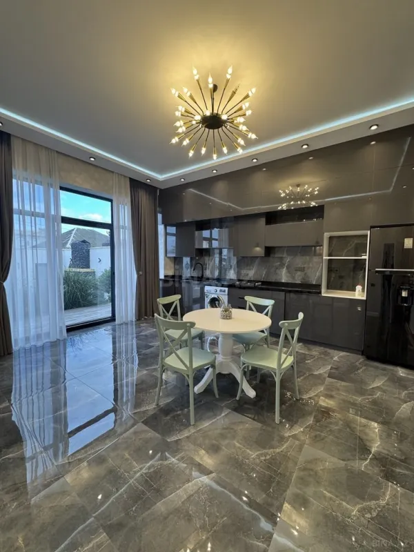 Satılır 4 otaqlı həyət evi 170 m²