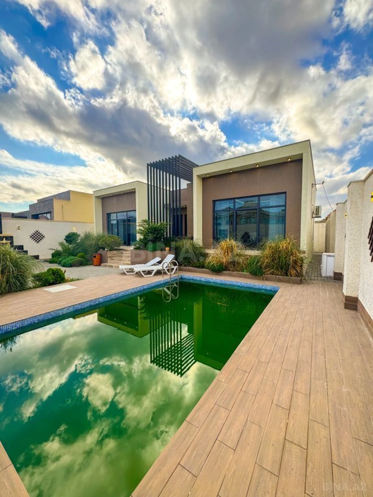 Satılır 4 otaqlı həyət evi 170 m²