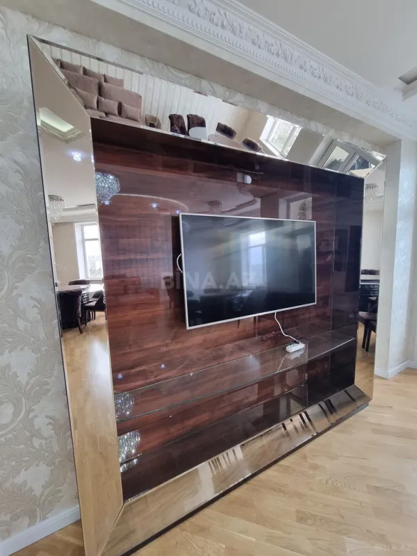 Satılır 3 otaqlı mənzil 143 m²