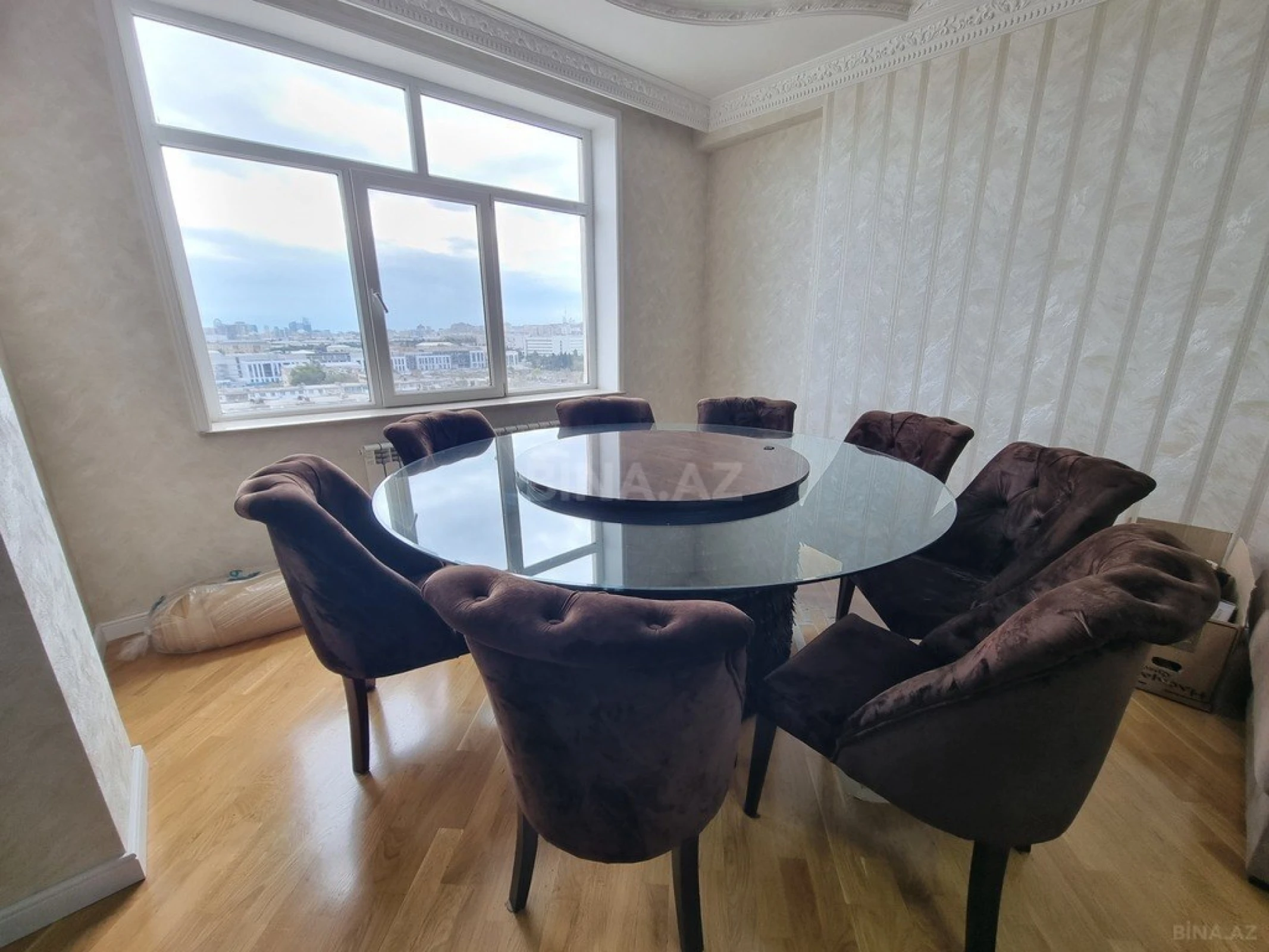 Satılır 3 otaqlı mənzil 143 m²