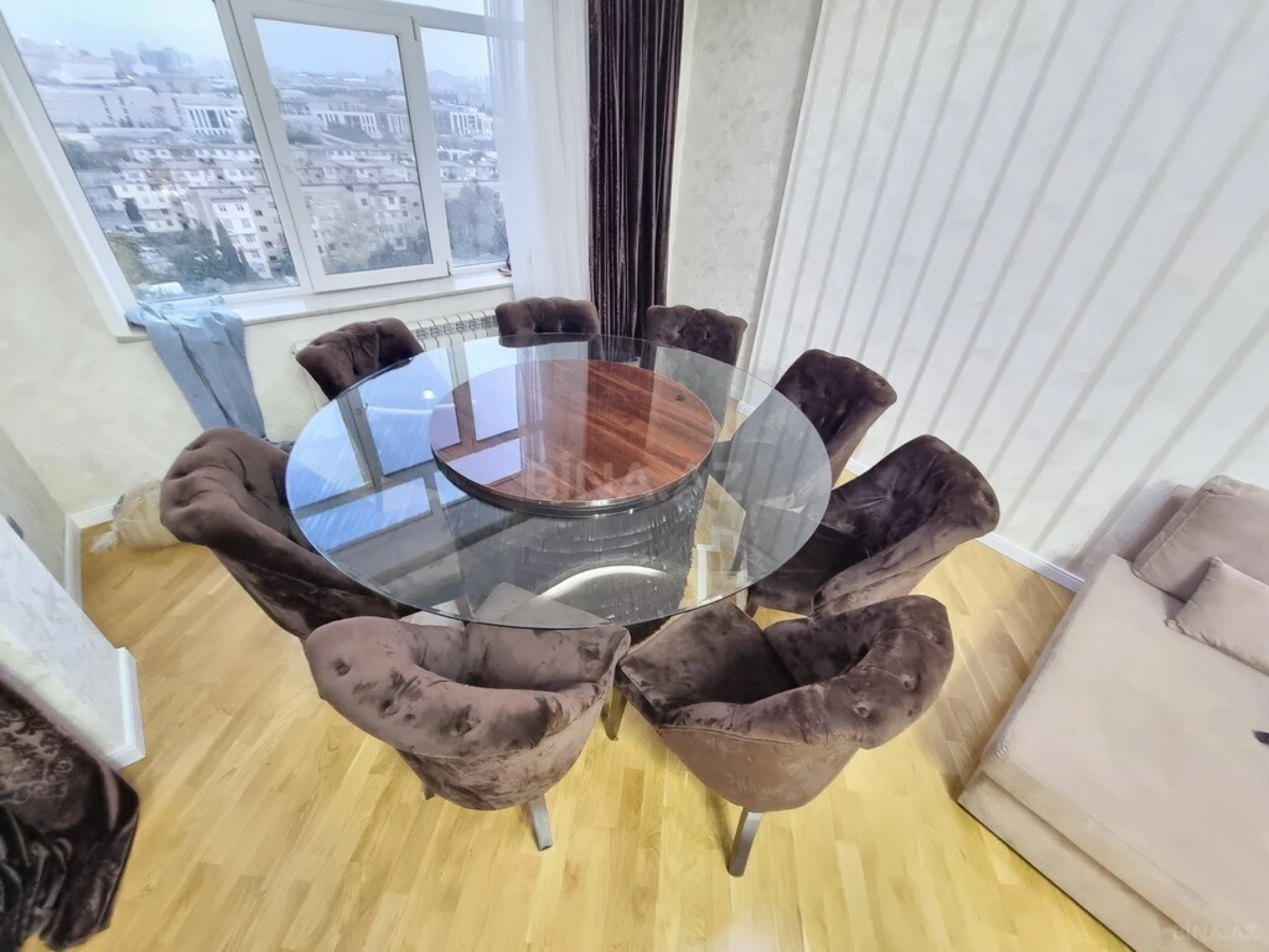 Satılır 3 otaqlı mənzil 143 m²