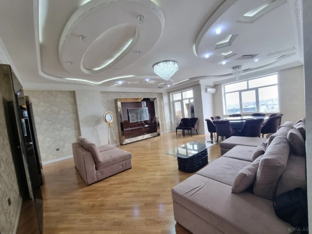 Satılır 3 otaqlı mənzil 143 m²