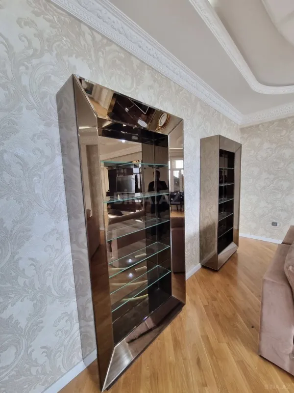 Satılır 3 otaqlı mənzil 143 m²