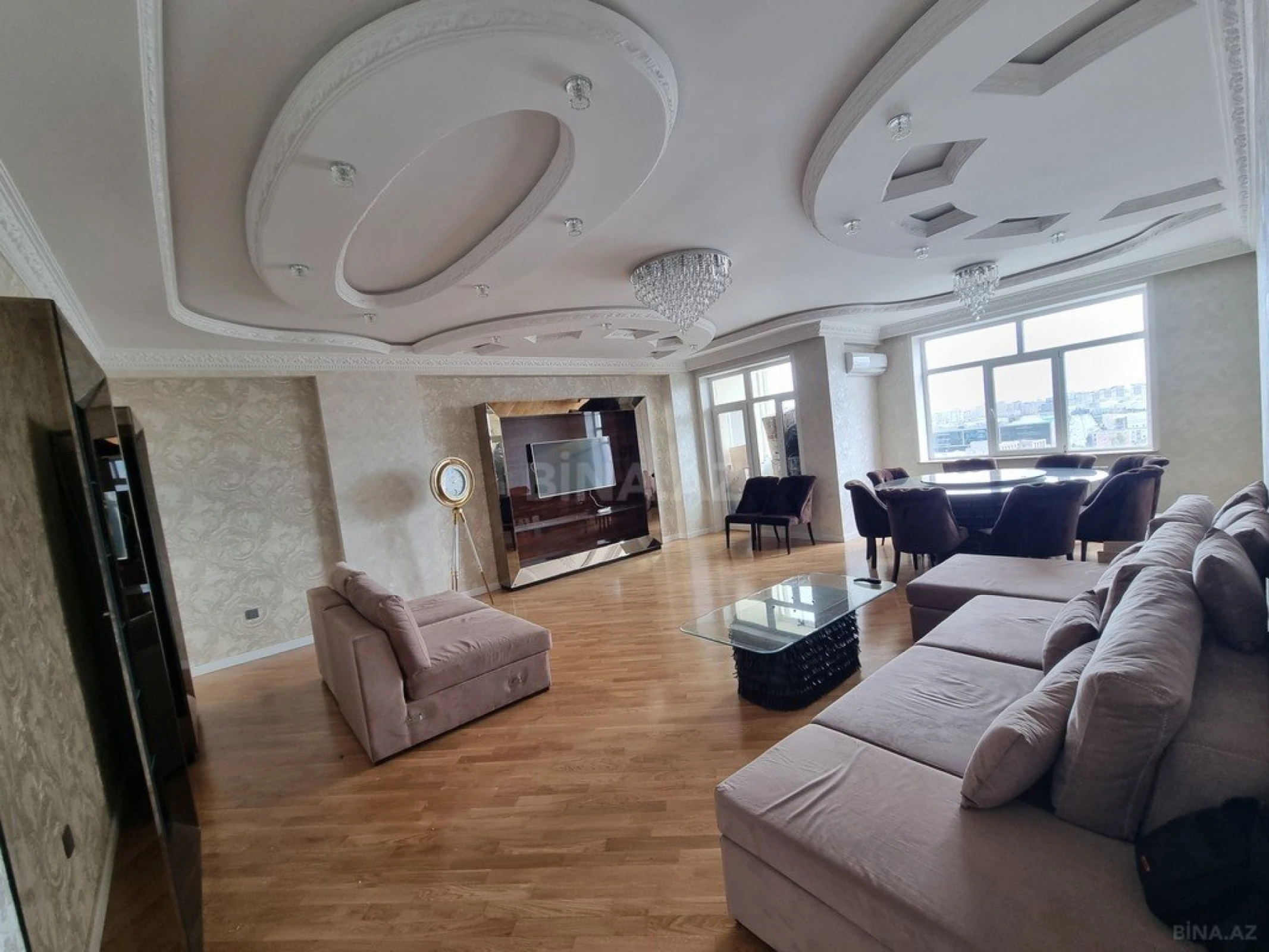 Satılır 3 otaqlı mənzil 143 m²
