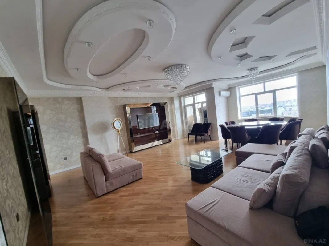 Satılır 3 otaqlı mənzil 143 m²