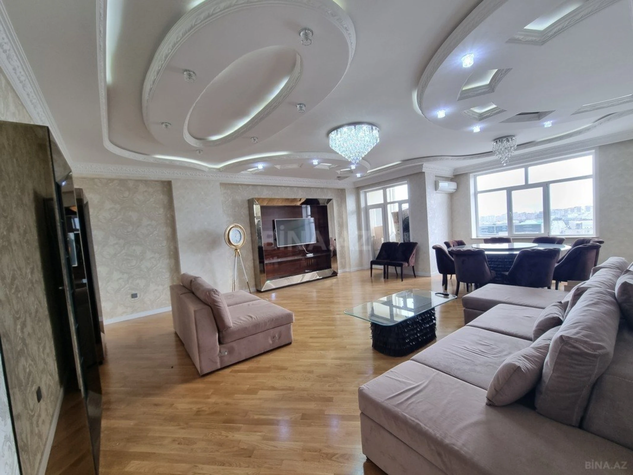 Satılır 3 otaqlı mənzil 143 m²