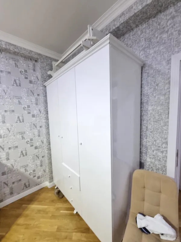 Satılır 3 otaqlı mənzil 143 m²