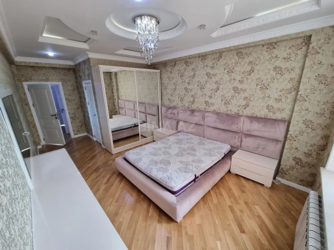 Satılır 3 otaqlı mənzil 143 m²