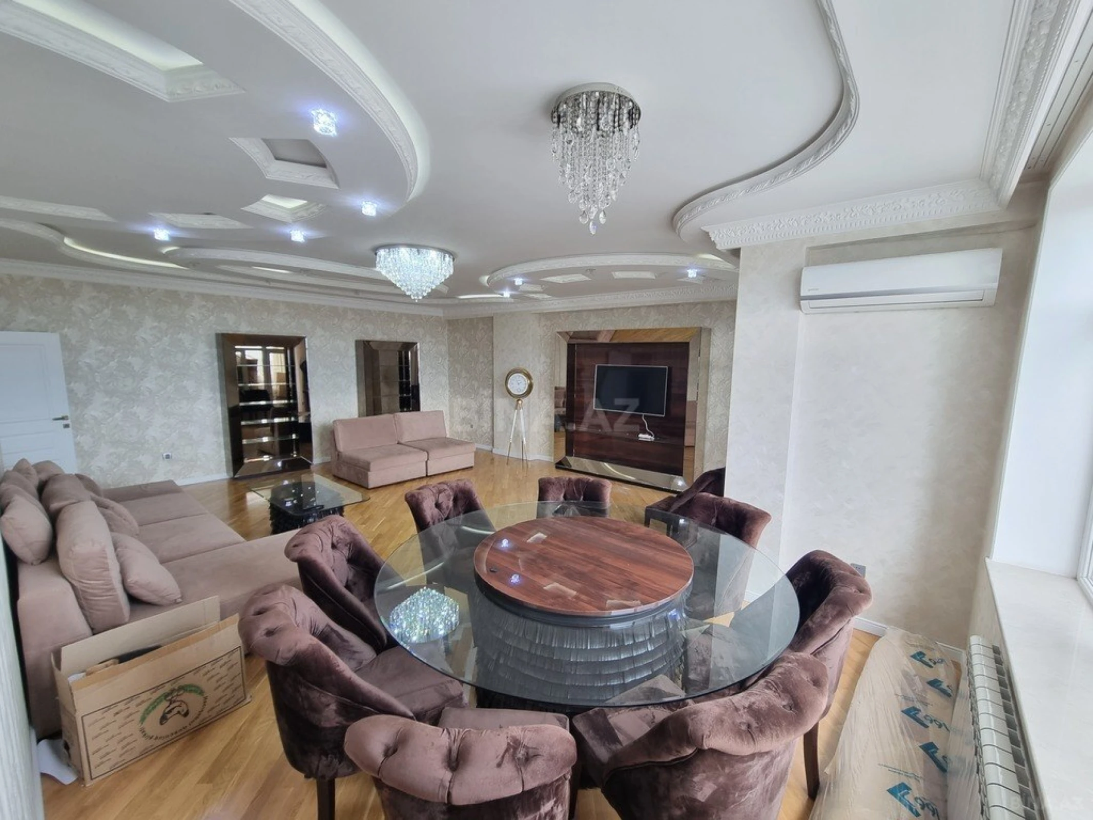Satılır 3 otaqlı mənzil 143 m²