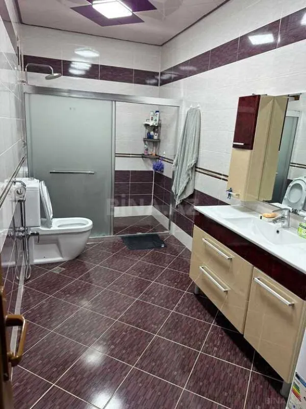 Kirayə verilir 6 otaqlı həyət evi 500 m²