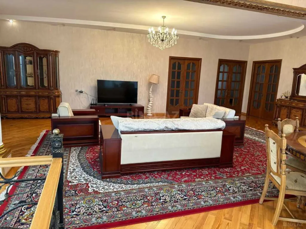 Kirayə verilir 6 otaqlı həyət evi 500 m²