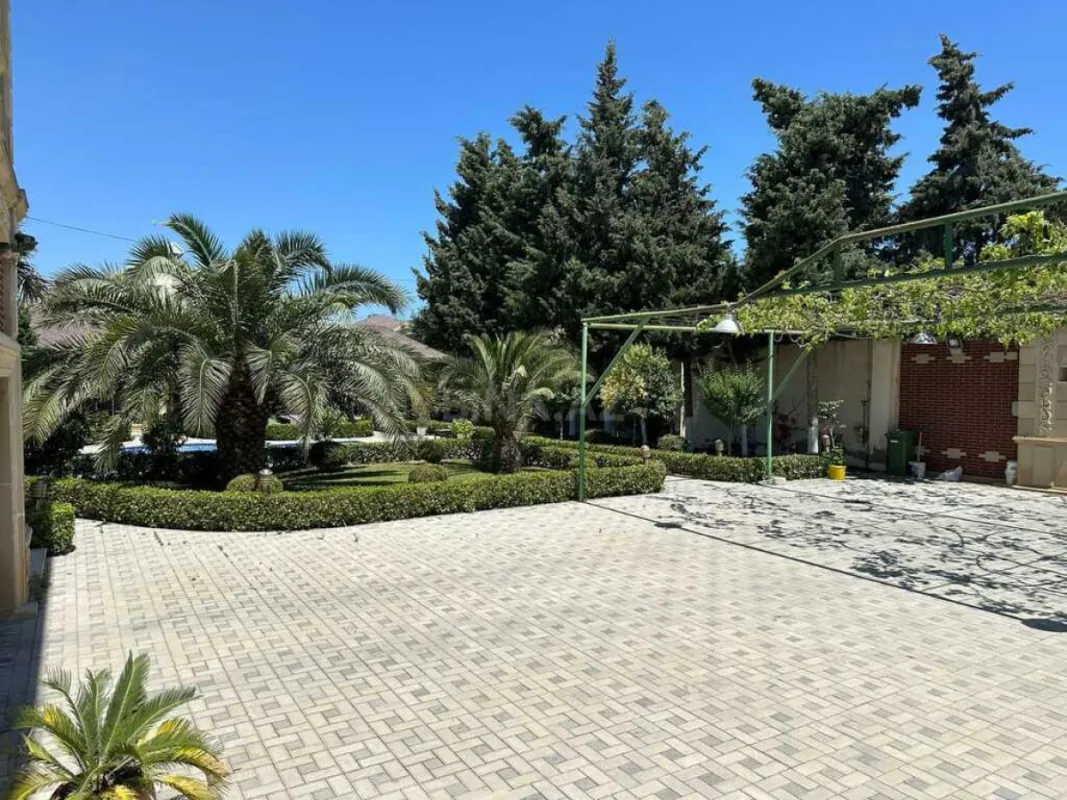 Kirayə verilir 6 otaqlı həyət evi 500 m²