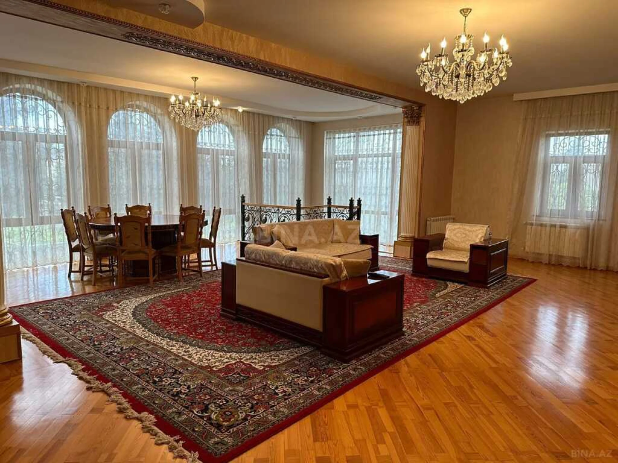 Kirayə verilir 6 otaqlı həyət evi 500 m²