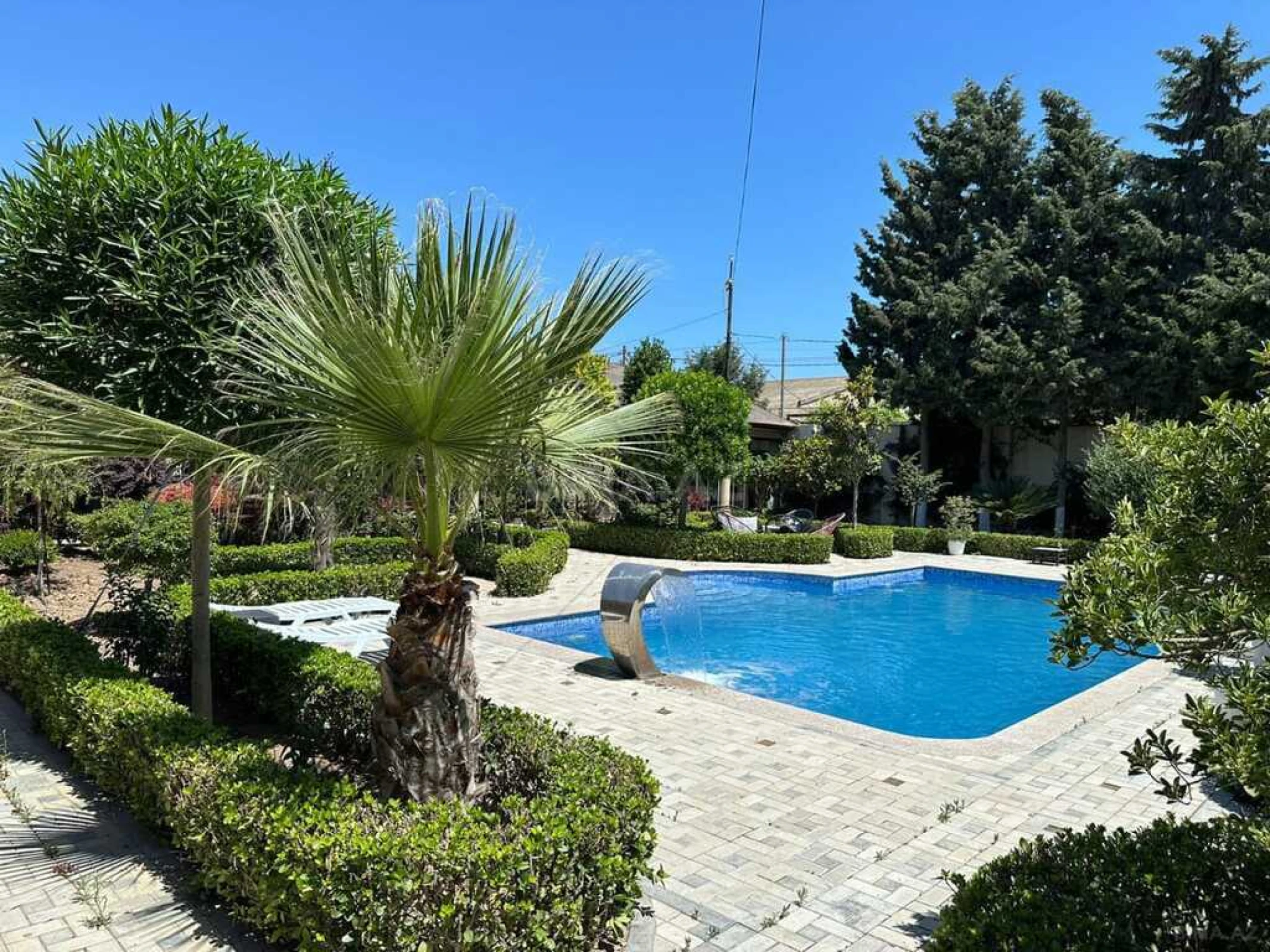 Kirayə verilir 6 otaqlı həyət evi 500 m²