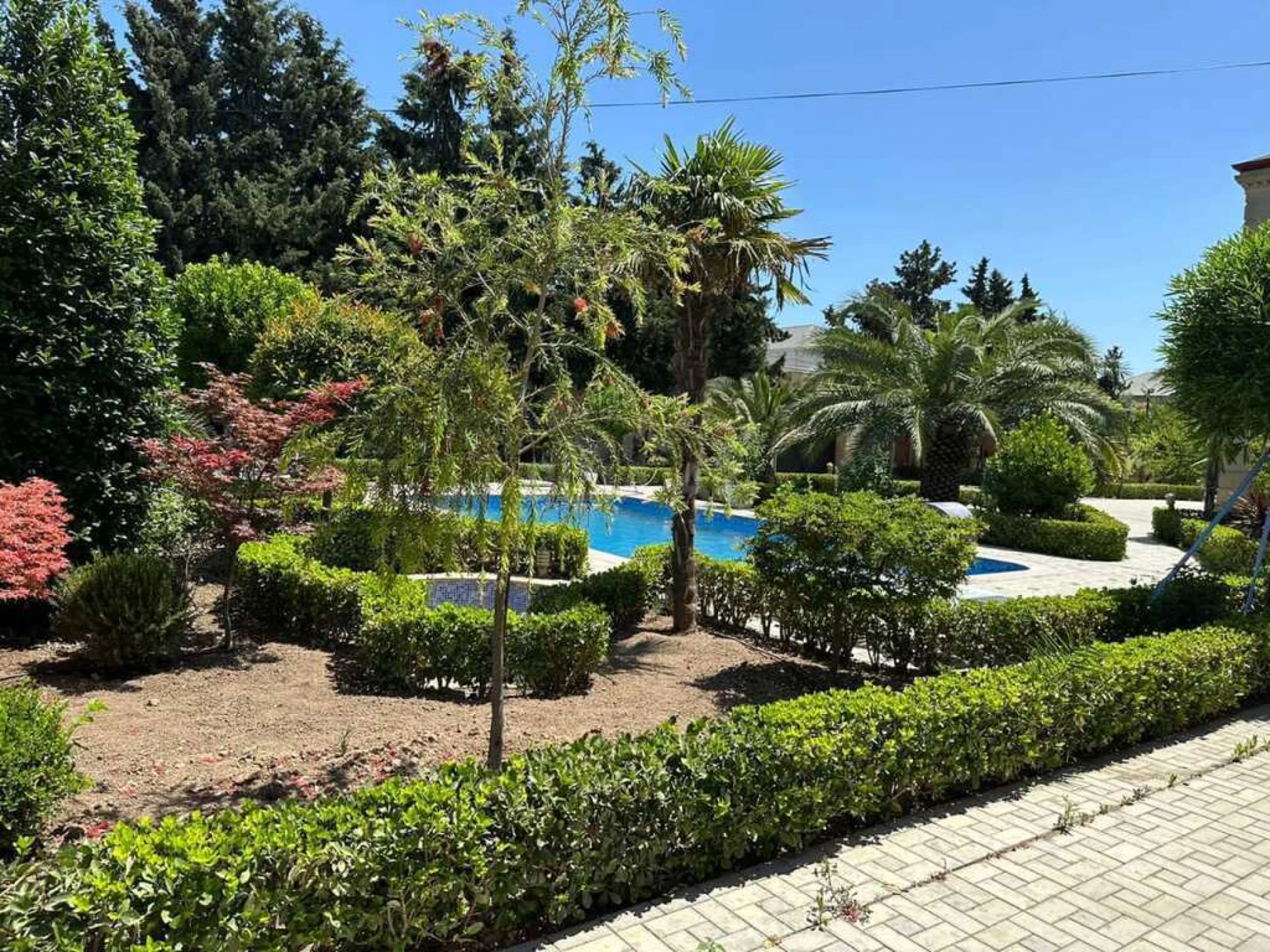 Kirayə verilir 6 otaqlı həyət evi 500 m²