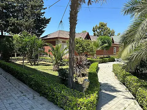 Kirayə verilir 6 otaqlı həyət evi 500 m²