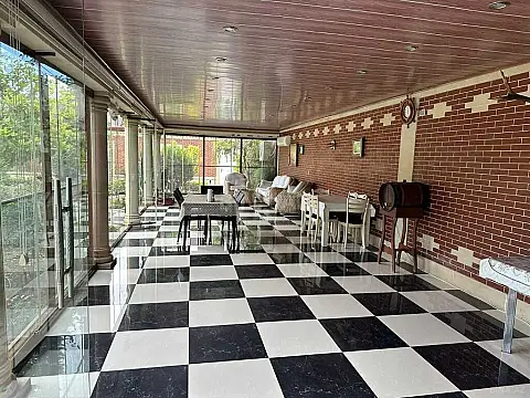 Kirayə verilir 6 otaqlı həyət evi 500 m²