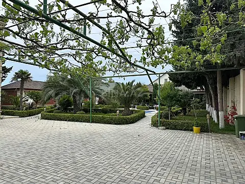 Kirayə verilir 6 otaqlı həyət evi 500 m²