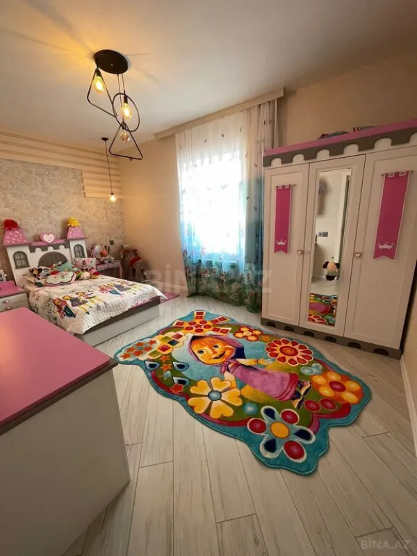 Kirayə verilir 5 otaqlı həyət evi 368 m²