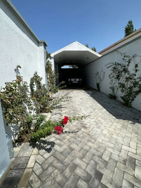Kirayə verilir 5 otaqlı həyət evi 368 m²