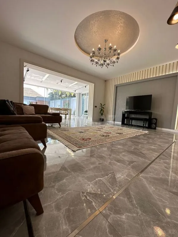 Kirayə verilir 5 otaqlı həyət evi 368 m²