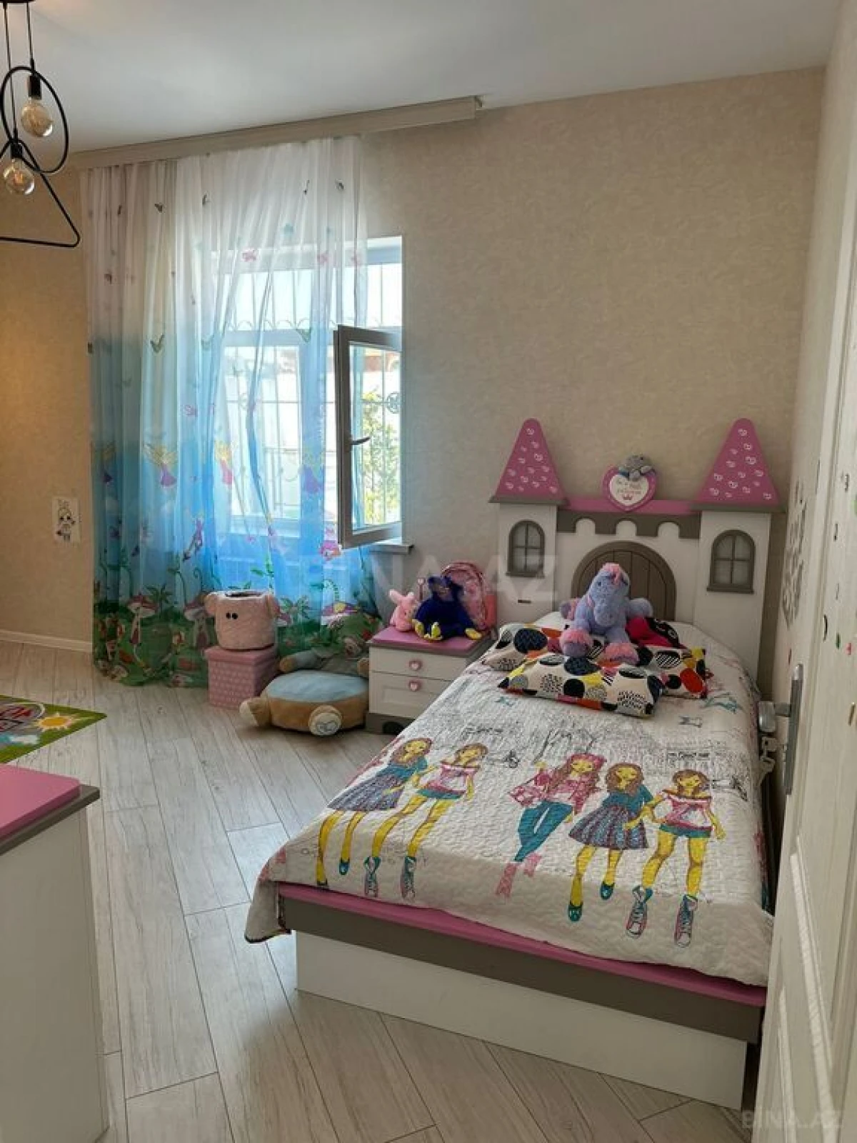 Kirayə verilir 5 otaqlı həyət evi 368 m²