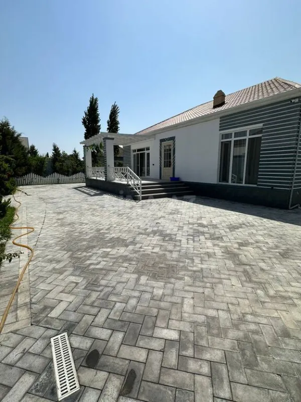 Kirayə verilir 5 otaqlı həyət evi 368 m²
