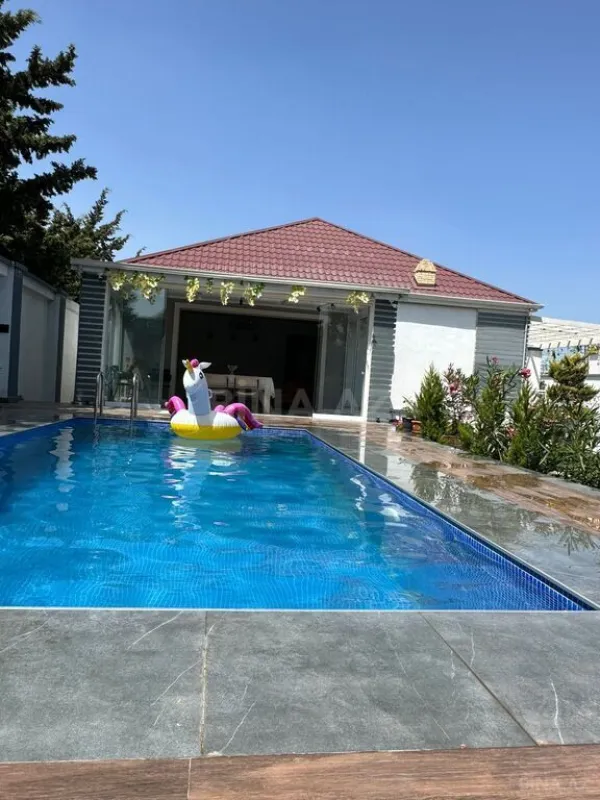 Kirayə verilir 5 otaqlı həyət evi 368 m²