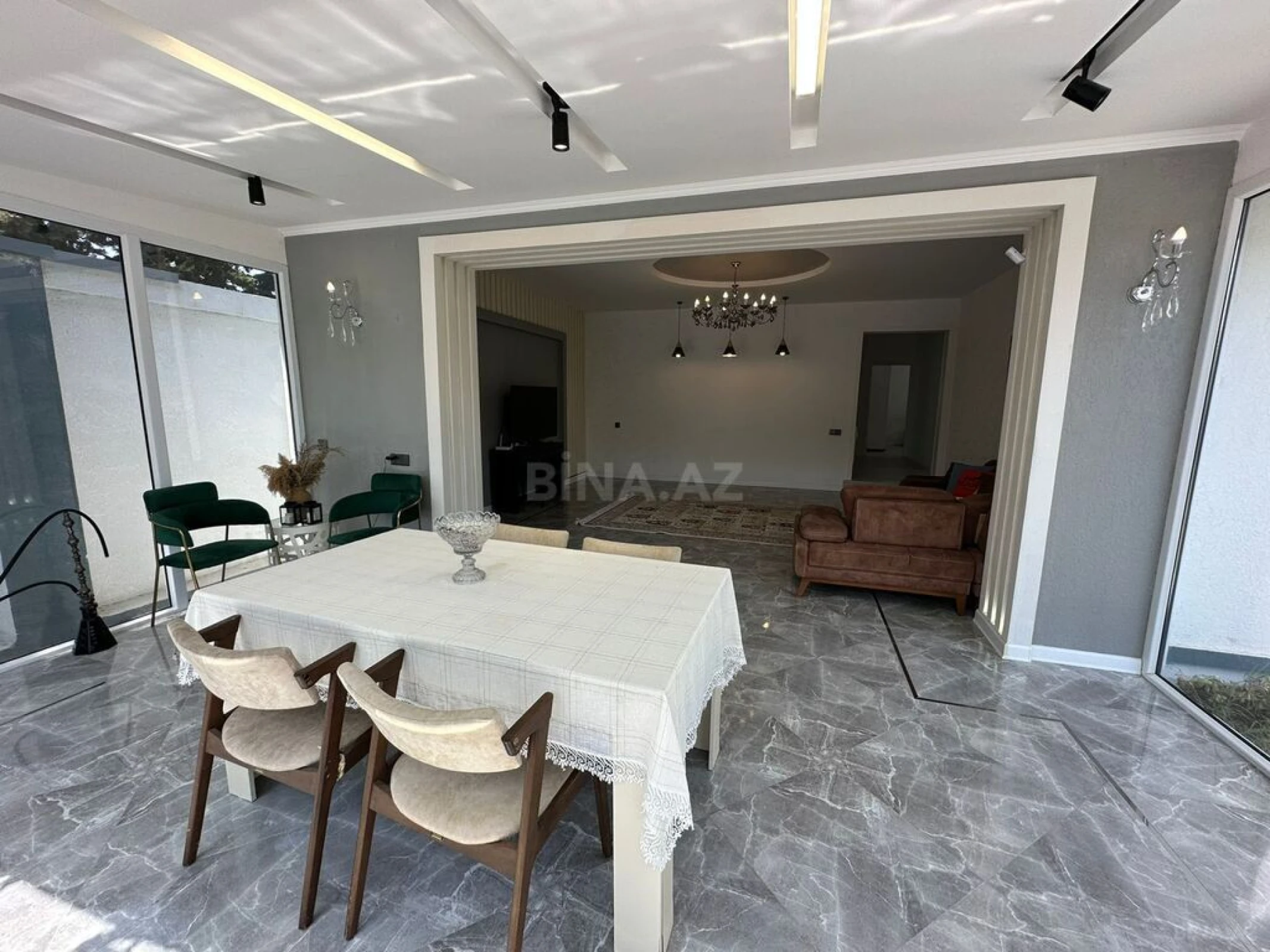 Kirayə verilir 5 otaqlı həyət evi 368 m²