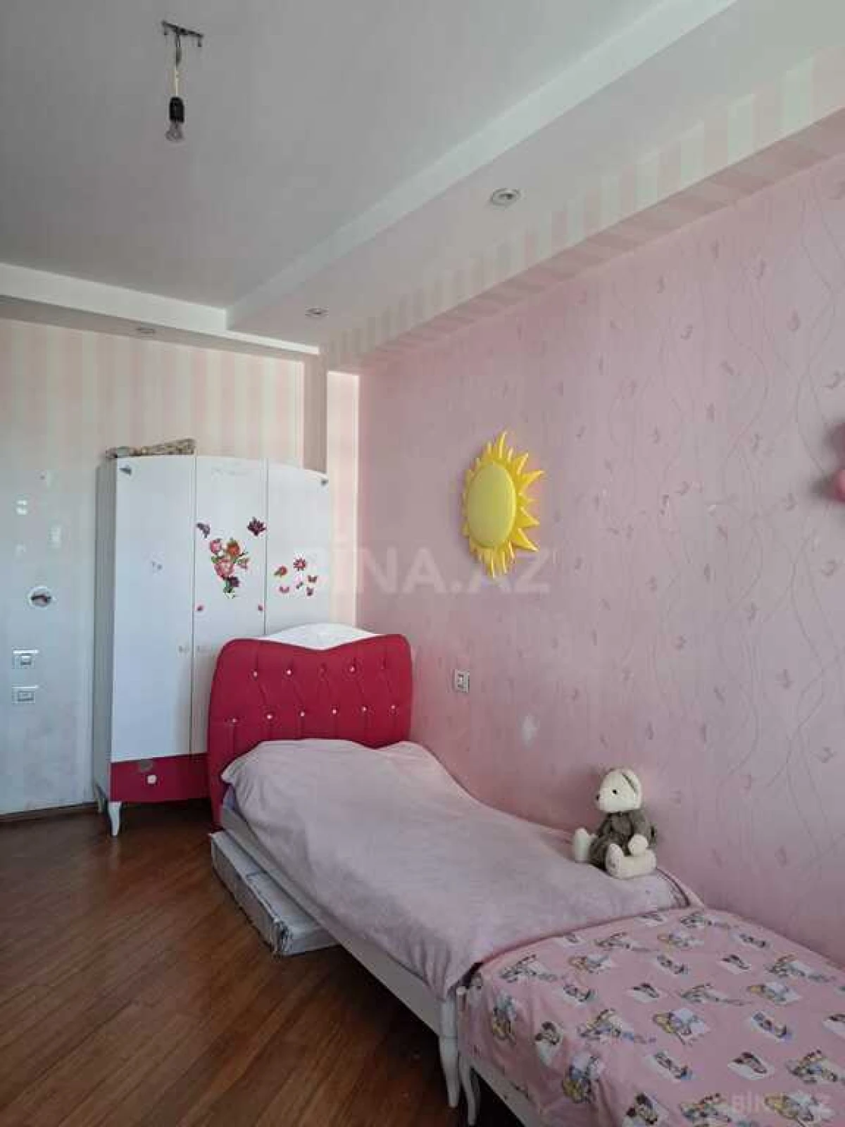 Satılır 3 otaqlı mənzil 152 m²
