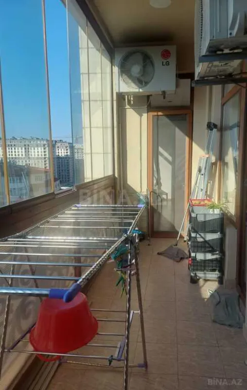 Satılır 3 otaqlı mənzil 152 m²