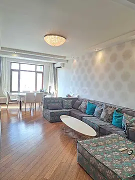 Satılır 3 otaqlı mənzil 152 m²