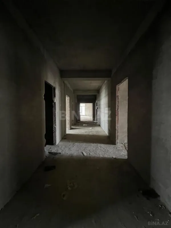 Satılır 4 otaqlı mənzil 163 m²