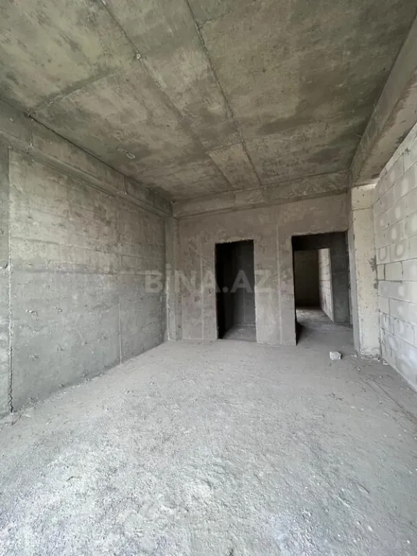 Satılır 4 otaqlı mənzil 163 m²