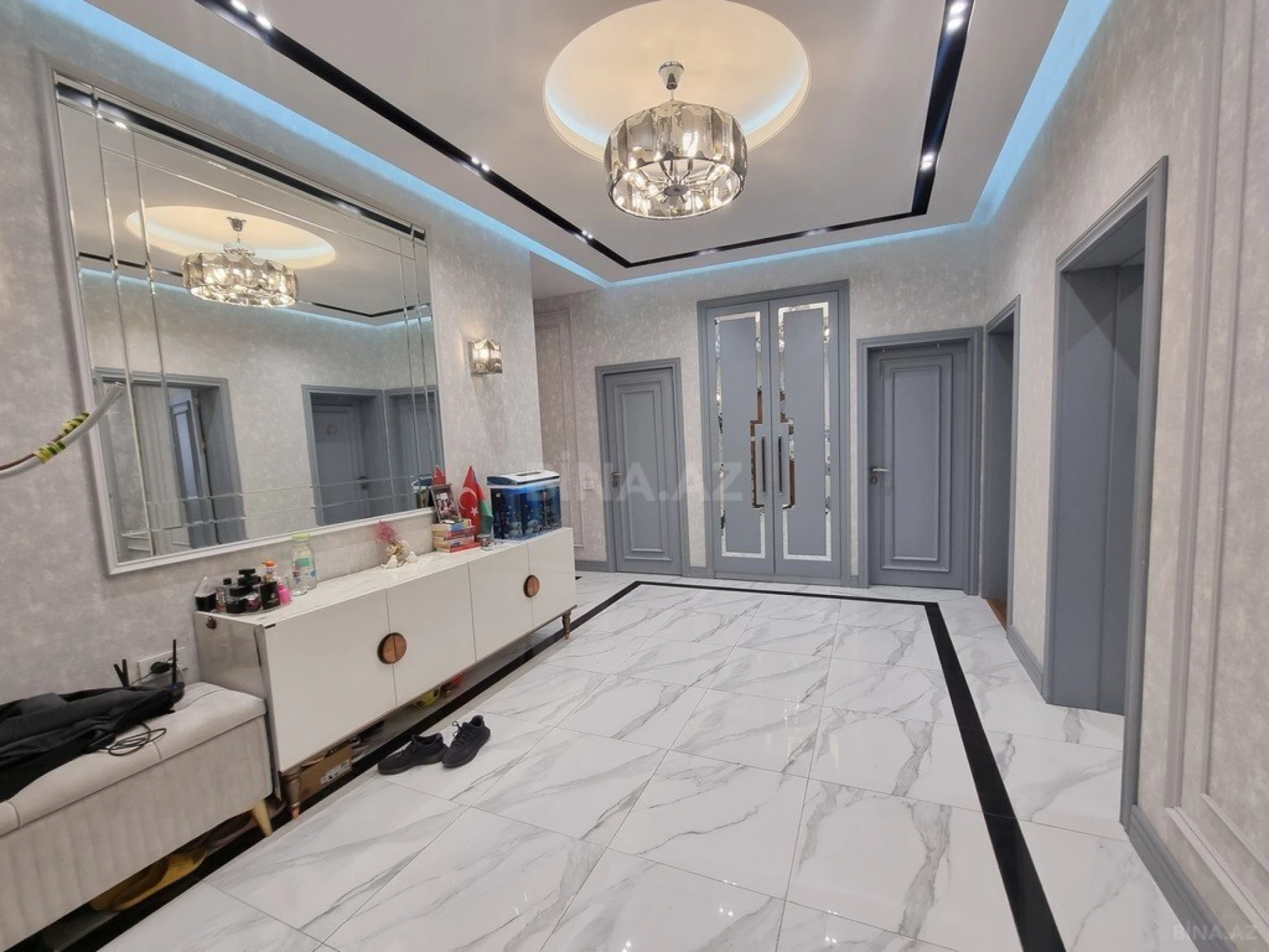 Satılır 3 otaqlı mənzil 165 m²