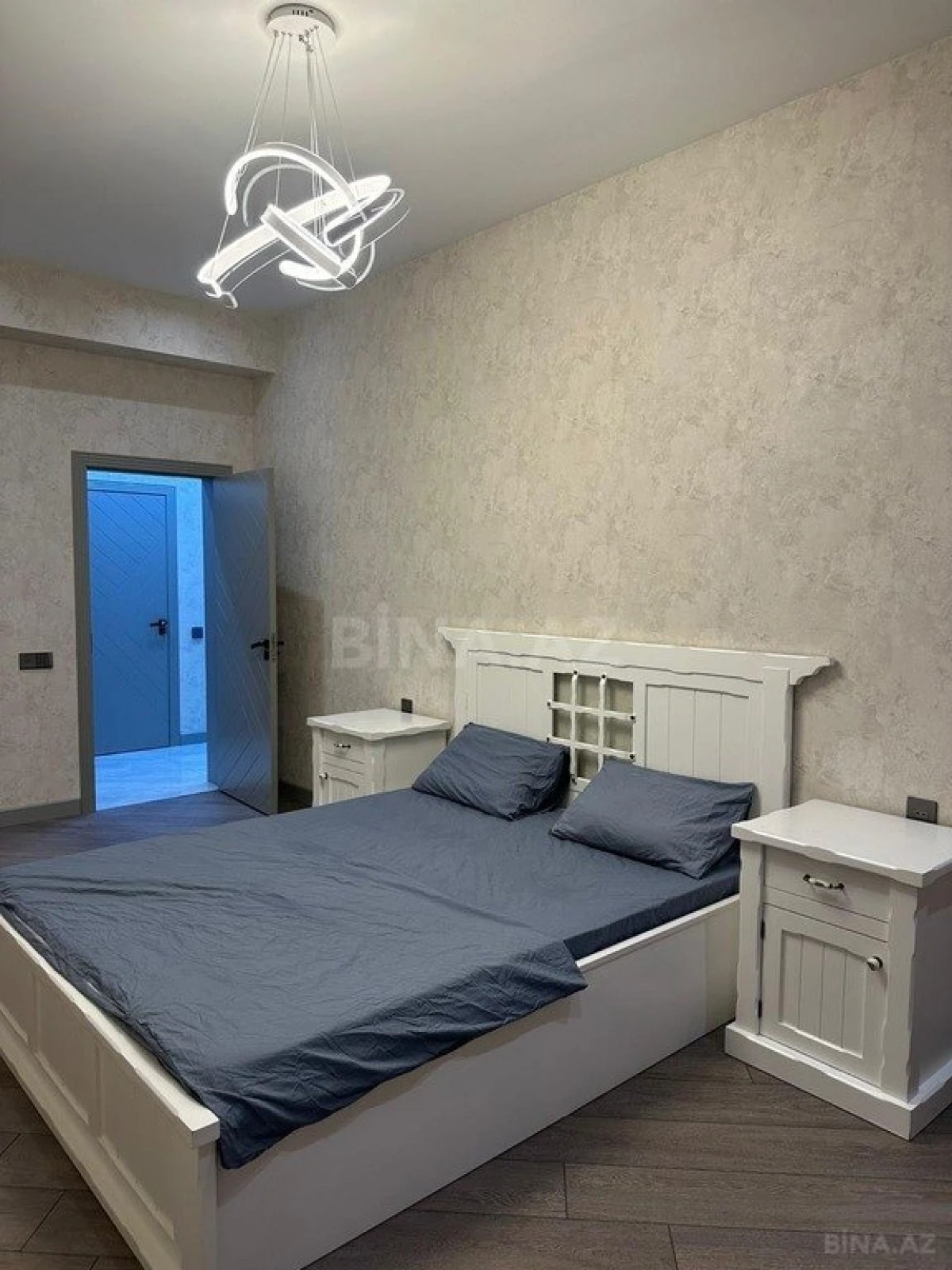 Kirayə verilir 3 otaqlı mənzil 120 m²