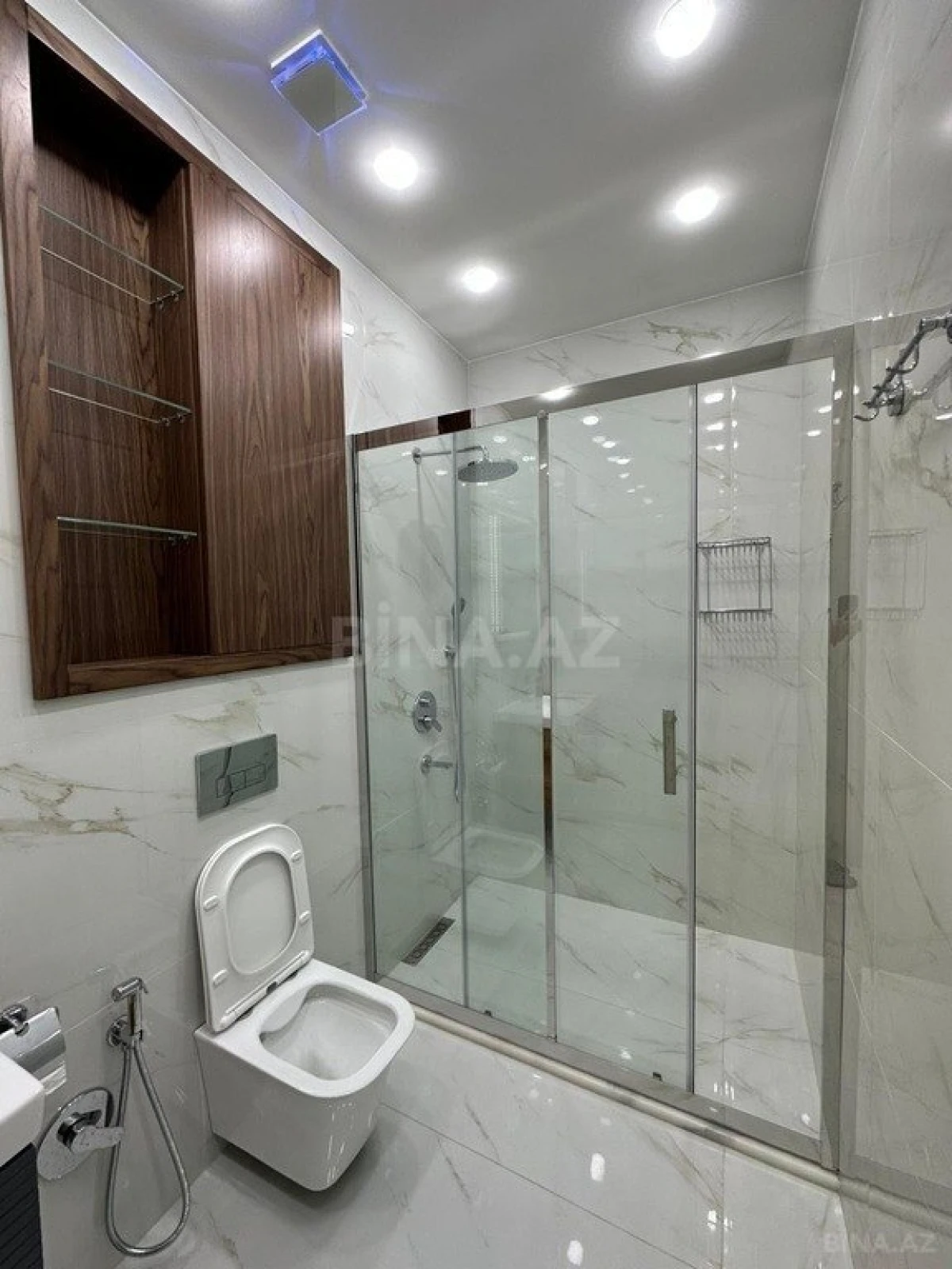 Kirayə verilir 3 otaqlı mənzil 120 m²