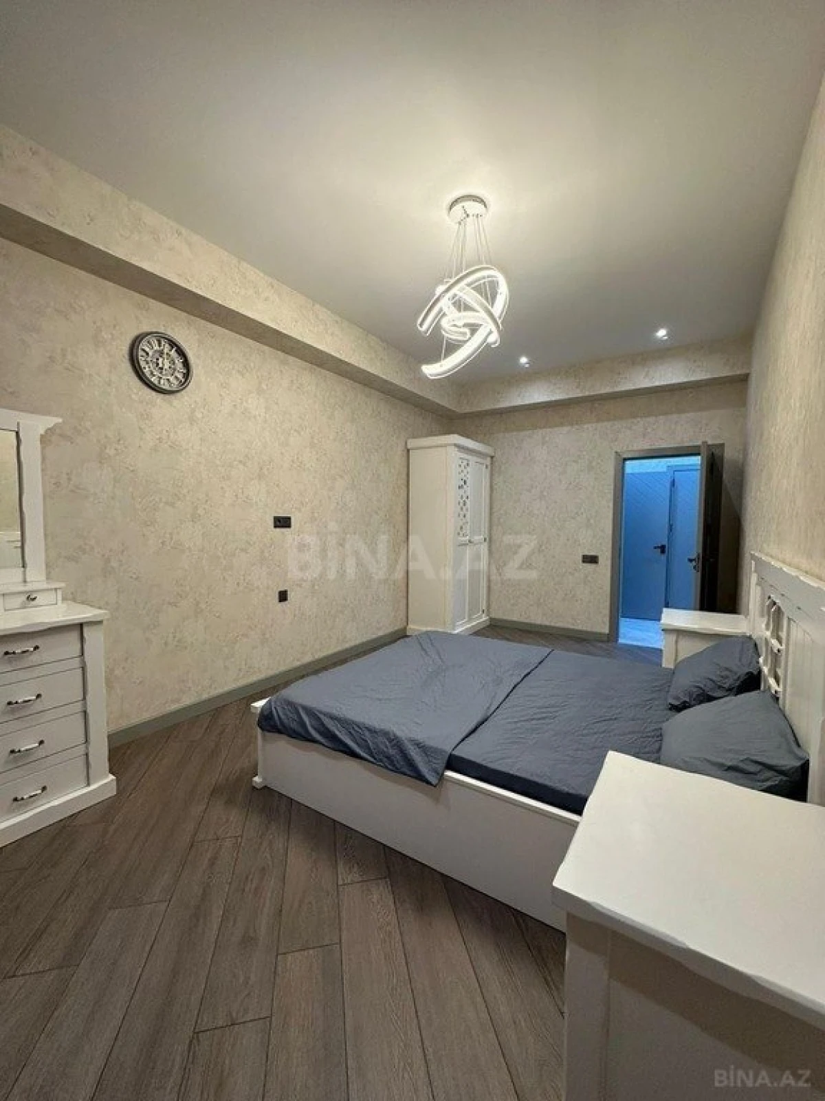 Kirayə verilir 3 otaqlı mənzil 120 m²