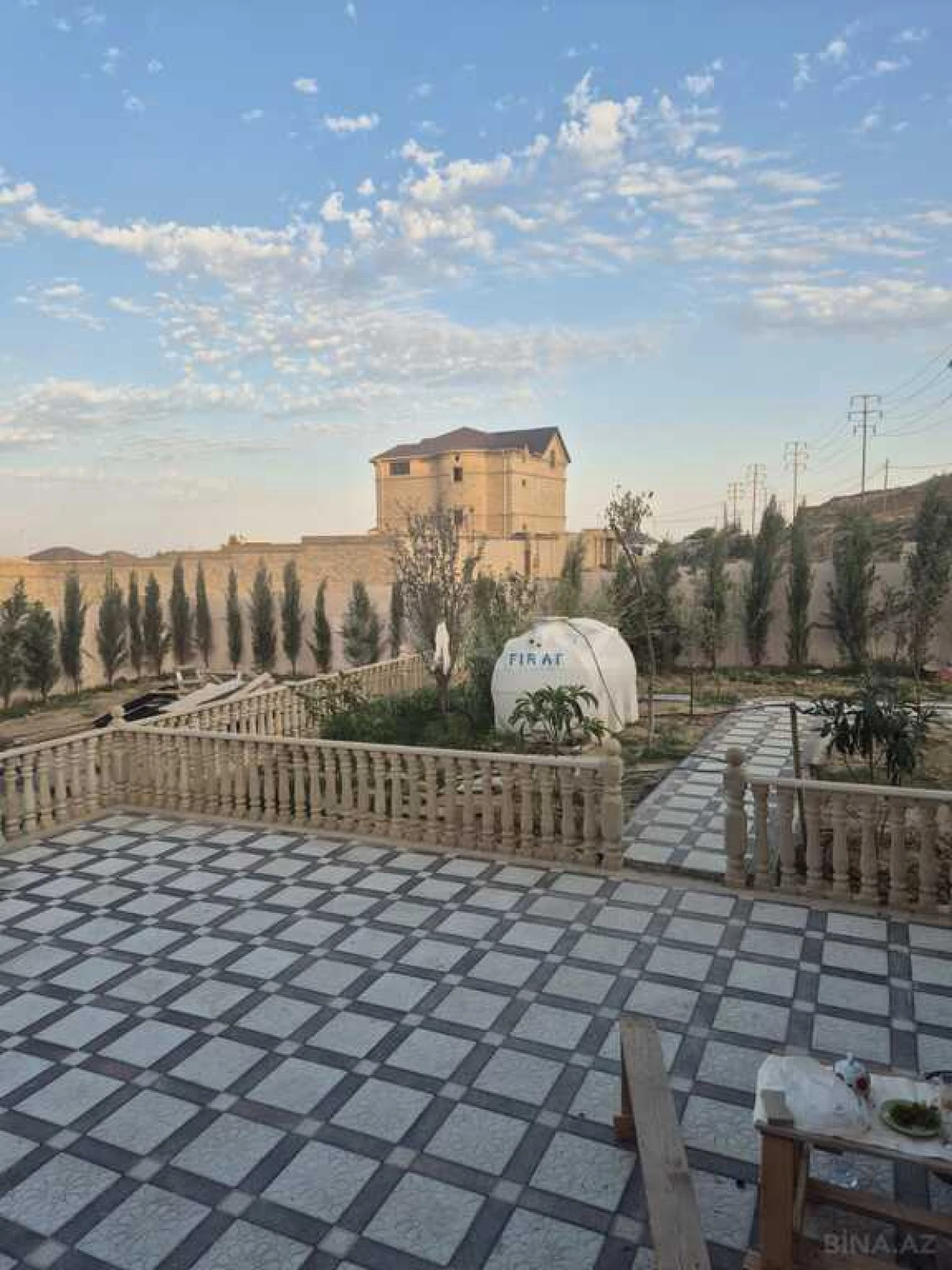 Satılır 4 otaqlı həyət evi 200 m²