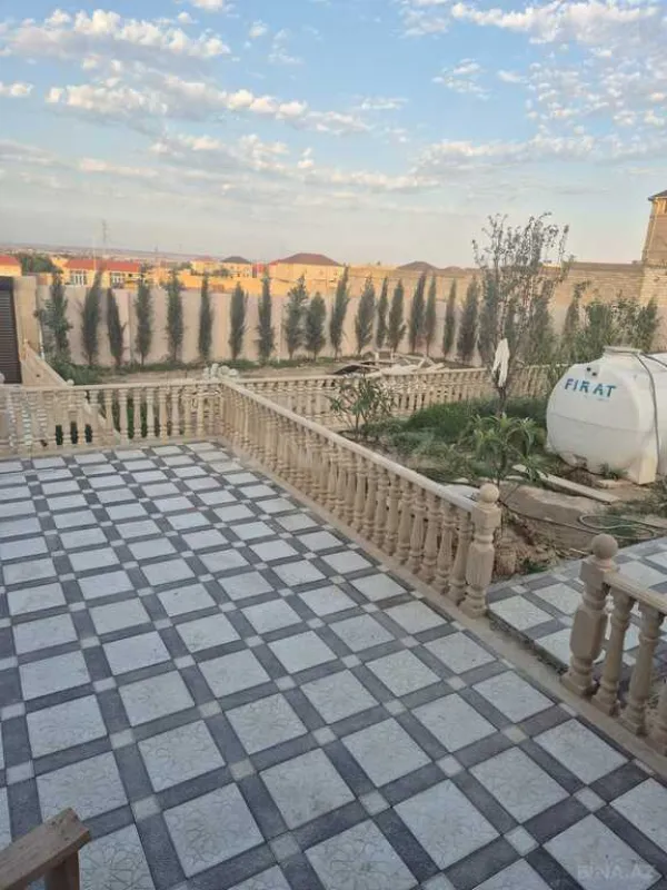 Satılır 4 otaqlı həyət evi 200 m²